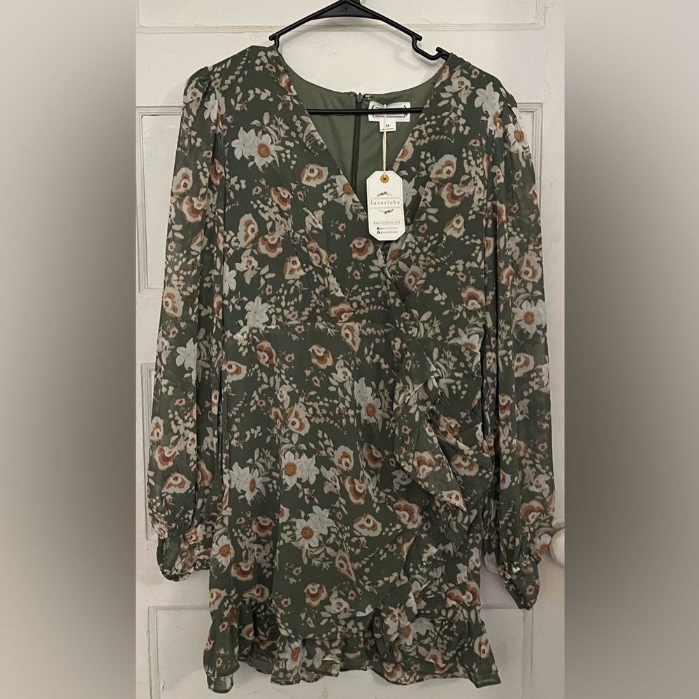 NWT Size medium, green, loveriche above knee dress